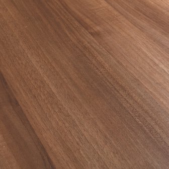 Zit/sta Thuiswerkplek afm. 160x80cm met noten blad en alu onderstel incl. stekkerdoos.